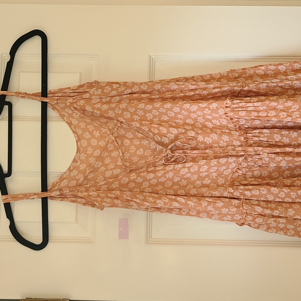 Adorable Summer Dress - Picture 4 of 5